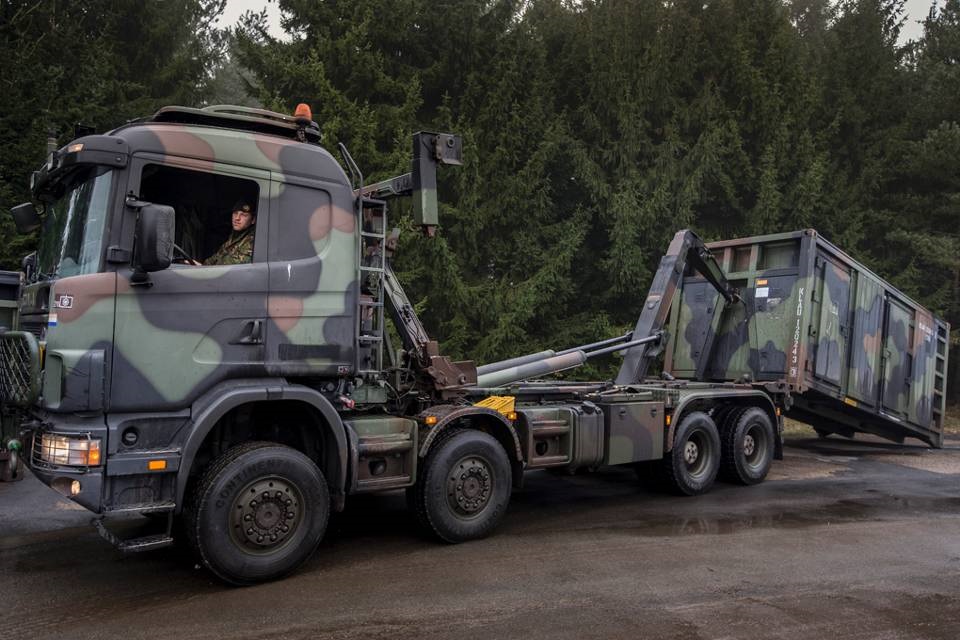 Defensie laat B&TCo wegtransporten verzorgen