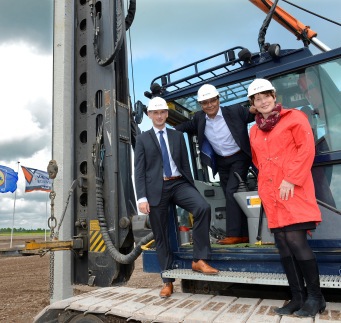 Eerste paal nieuw dc Lidl in Heerenveen