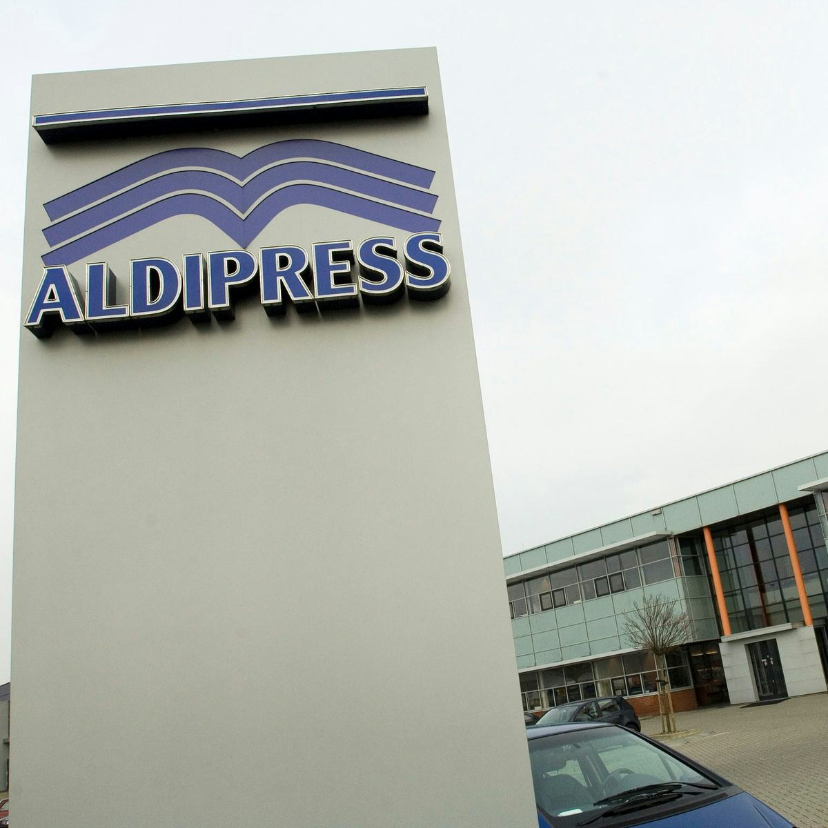 Aldipress schrapt 131 banen en sluit dc Duiven