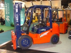 Drietonner met groene motor