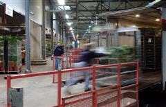 Goederenontvangst bij Bloemenveiling Aalsmeer