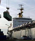 Van Uden wil mega hub in Haaften