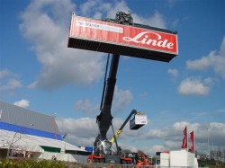 MotracLinde neem Monster over