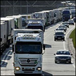 Vrachtwagenchauffeurs hielden donderdagmorgen een prikactie op de rotonde bij Joure