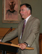 Alexander Sakkers tijdens de ondertekening van de intentieverklaring Stedelijke Distributie Groningen en Drenthe op 10 mei