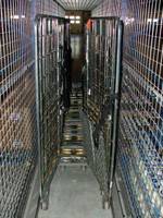 Geneste rolcontainers in retourcentrum Albert Heijn