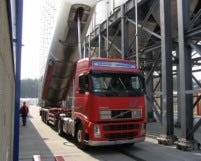 Drentse logistiek dienstverlener koopt oude NAVO-loodsen
