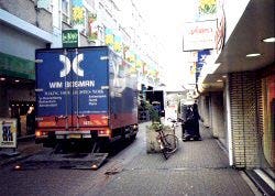 Winkels tussen 4 en 5 bevoorraden...