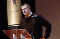 Willie van Loo van Corus Tubes, dat de Goede Praktijken Competitie won met een eenvoudig systeem voor het analyseren van risico's