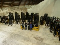 Yale-importeur Wynmalen levert dertig heftrucks aan Akzo Salt.