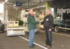 FloraHolland neemt nieuwe hal voor het laden en lossen van vrachtauto's in gebruik.