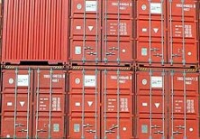 Cramer wil harder optreden tegen gegaste containers.