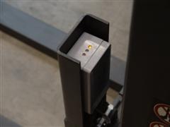 Jungheinricht heeft de RFID-reader in het vorkenbord van zijn heftrucks geïntegreerd.