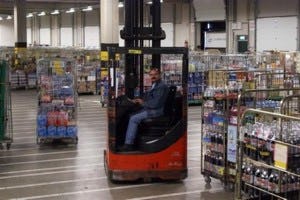 Medewerkers in de late ploeg van Jumbo worden na twee tot drie uur alweer naar huis gestuurd.