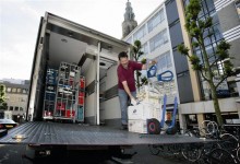 Bevoorrading van binnensteden is met 12 procent minder trucks mogelijk als gemeenten volgens TLN hun venstertijden verruimen.