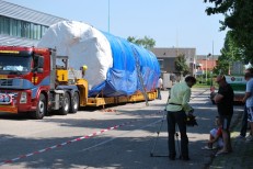 Met diepladers zijn de wrakstukken van de Turkish Airways Boeing gisteren en vannacht naar een loods in Venlo getransporteerd.