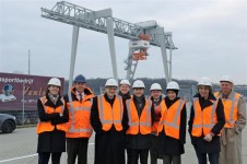 Van links naar rechts: Roy Vercoulen, gemeente Venlo, Peter Verschoor, directie TCT Venlo, Jan Blomme, Hoofd Strategie en Ontwikkeling havenbedrijf Antwerpen, Donné Hendrick KvK Limburg, Mark Verheije