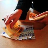Lonen vervoersector stijgen het hardst