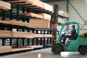 Multiplaat nieuwe heftruck