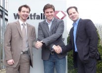 Vlnr: Andreas Gartemann (Westfalia), Jasper van den Diest (Managing Director Ancra Systems) en Matthias Upmeyer (Westfalia) gaan nauw samenwerken op de Duitse markt van laad- en lossystemen 