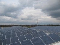 Drieduizend zonnepanelen staan op het diepvries dc van Partner Logistics in het Belgische Rijkevorsel 