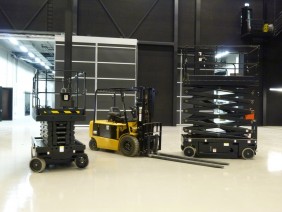 Zwarte hoogwerkers bij Endemol