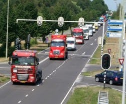 Mogelijk werklimiet voor zelfstandige truckers
