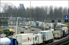 Volgens NEA stijgt in 2010 het wegvervoer met 2,4 procent ten opzichte van 2009. Het totale volume voor het wegvervoer komt dan uit op 687 miloen ton