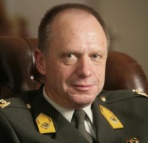 Generaal Broeks naar Uruzgan vertrokken voor terugtrekking troepen en materieel