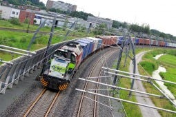 Multinational Procter & Gamble, bekend van merken als Dreft, Duracell, Gillette en Vicks, wil 20 procent besparen op de logistieke kosten door onder andere te kiezen voor vervoer per spoor