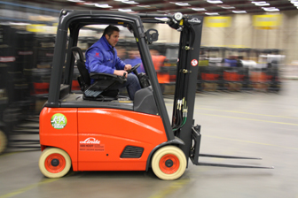 Wim Bosman neemt twintig nieuwe E-trucks in gebruik