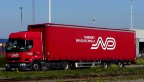 De overname van de Britse logistiek dienstverlener TDG door de Franse branchegenoot Norbert Dentressangle heeft vertraging opgelopen. 