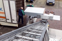 Met name transport en logistiek bedrijven die actief zijn in de bouwsector en verhuizers zijn nog negatief over het herstel van hun sector, meldt TLN in het vandaag verschenen conjunctuurbericht