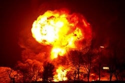 Ten minste 71 bedrijven vergelijkbaar met Chemie-Pack, het chemische opslagbedrijf in Moerdijk dat in januari in vlammen opging, zijn niet veilig genoeg