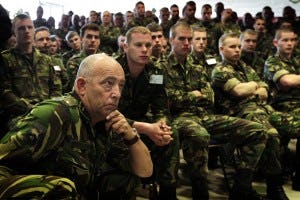 TLN helpt ontslagen militairen aan baan