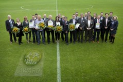 De Lean and Green Award-winnaars vereeuwigd op de middenstip van Fortuna Sittard.