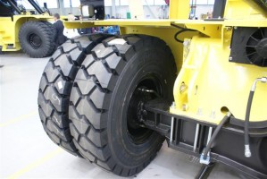 Hyster vooras met dubbele banden