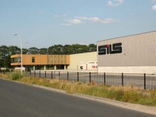 De activiteiten van DKS worden ondergebracht in het bestaande warehouse van SILS op logistiek bedrijvenpark Ecofactorij bij Apeldoorn