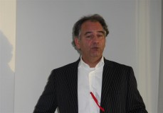 Marc Poelenjee, het boegbeeld van het online vergelijkingsplatform Cheap Cargo, gaf afgelopen donderdag de deelnemers aan een ontbijtsessie bij Dinalog een inkijkje hoe zijn onderneming zich sinds de 