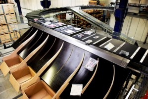 Crisplant flexbelt sorter