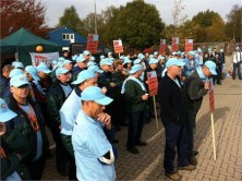 Gisteren brak een wilde staking uit onder het personeel van de C1000-distributiecentra in Woerden en Gieten