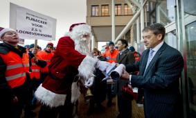 Er is grote onenigheid ontstaan tussen FNV Bondgenoten en Albert Heijn over de gemaakte afspraken dat er extra banen zouden komen in de distributiecentra. 
