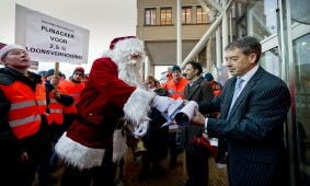Er is grote onenigheid ontstaan tussen FNV Bondgenoten en Albert Heijn over de gemaakte afspraken dat er extra banen zouden komen in de distributiecentra.