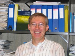 Rommert Dekker, professor management science logistics en IT aan de Erasmus Universiteit in Rotterdam, belicht tijdens het ontbijtseminar bij Dinalog donderdag 24 november de diverse invalshoeken van 