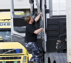 TLN: 'Iedereen verplicht lesuur in vrachtwagen