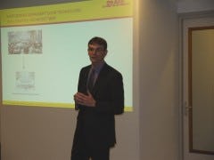 Mark van Dijk (Manager Strategy & Quality bij DHL: inzet van fietskoeriers is de beste en meest duurzame oplossing bij stedelijke distributie.'