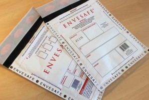 Beveiligde luchtkussenenvelop voor waardevolle artikelen