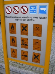 De Vereniging Nederlandse Chemische Warehousingbedrijven (VNCW) wil dat de politiek een eind maakt aan de scoringsdrang op veiligheid door vooral lokale overheden bij de inspectie van chemiebedrijven”