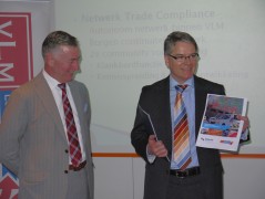 Trade Compliance begint een steeds belangrijker onderdeel te worden binnen supply chain management. Deze trend werd afgelopen donderdag bevestigd met de overhandiging van een white paper getiteld ‘Tra