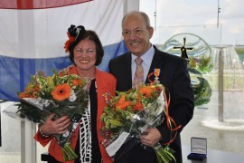 Logistiek.nl blogger Hessel Visser is afgelopen vrijdag in zijn woonplaats 's-Gravendeel benoemd tot Lid in de Orde van Oranje-Nassau. Bij dit ene lintje voor de familie Visser bleef het niet want ook